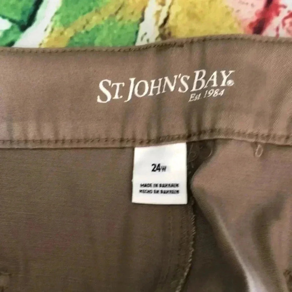 St.Johns Bay plus‎ size dark khaki shorts size 24W - Picture 4 of 9